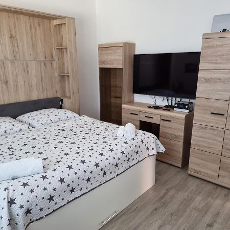 Garsoniera Dukla 289 Apartment Decin Ngoại thất bức ảnh