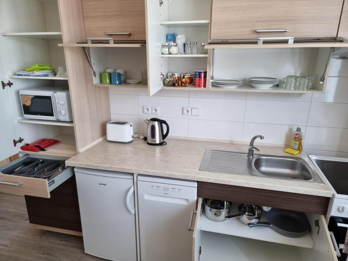 Garsoniera Dukla 289 Apartment Decin Ngoại thất bức ảnh