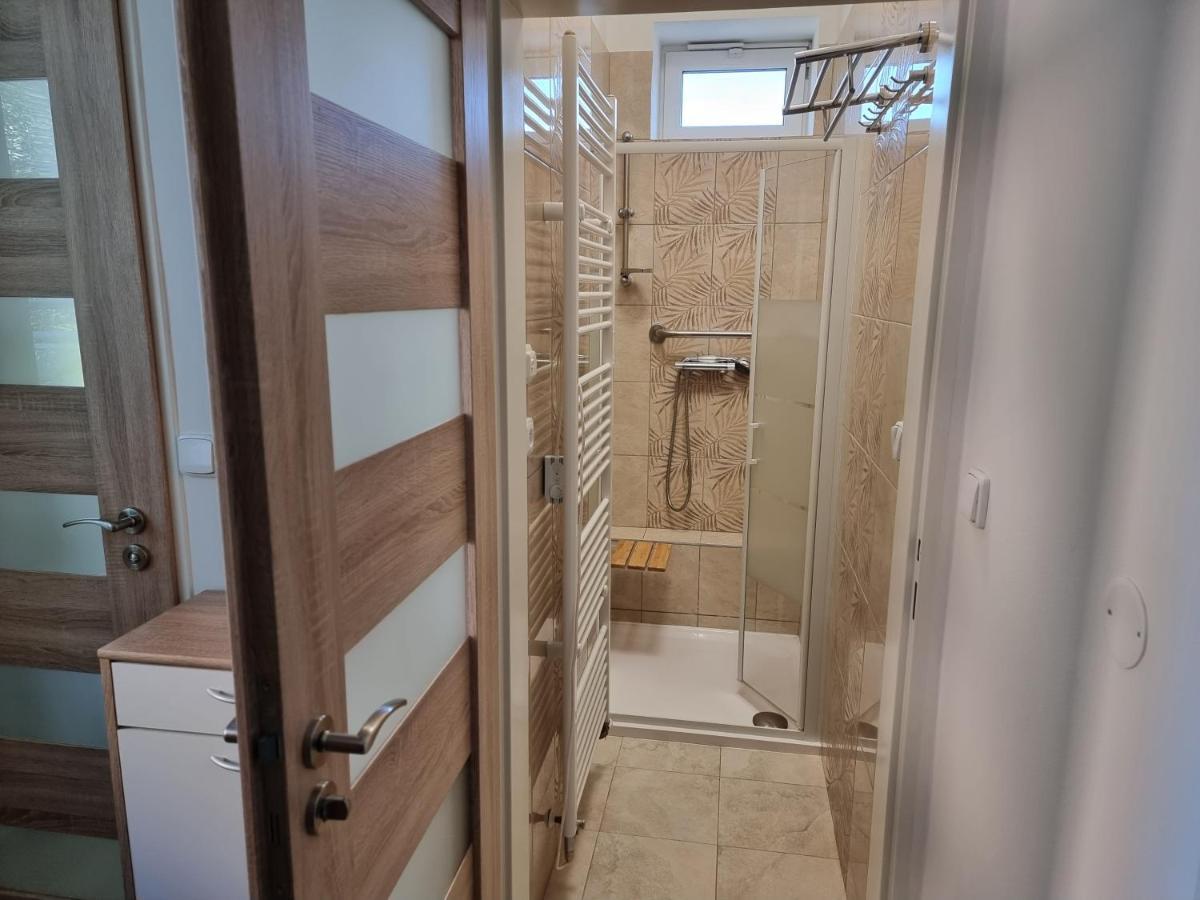 Garsoniera Dukla 289 Apartment Decin Ngoại thất bức ảnh